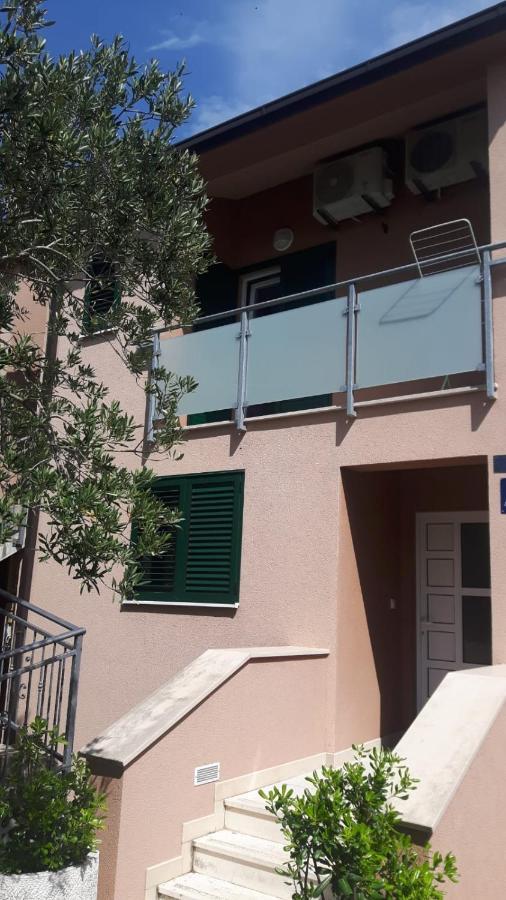 Apartmani Nada Mustapic Brela Zewnętrze zdjęcie
