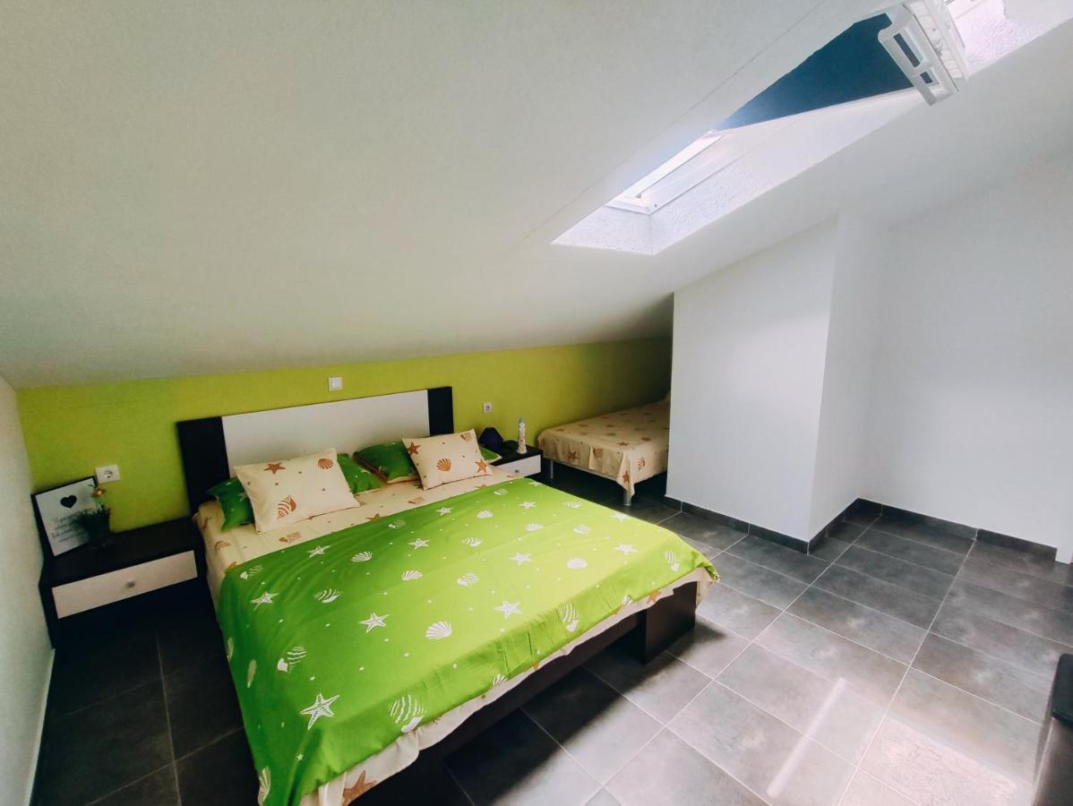 Apartmani Nada Mustapic Brela Zewnętrze zdjęcie