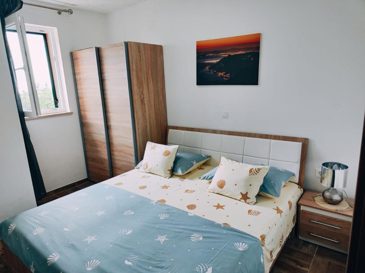 Apartmani Nada Mustapic Brela Zewnętrze zdjęcie