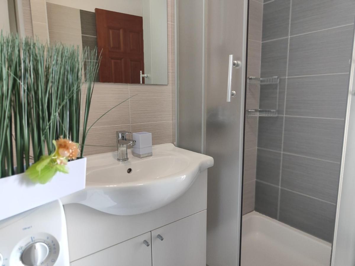 Apartmani Nada Mustapic Brela Zewnętrze zdjęcie