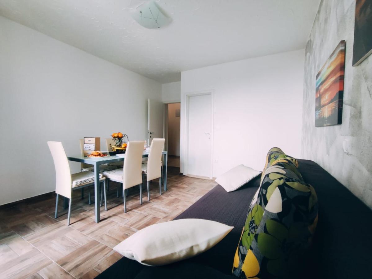 Apartmani Nada Mustapic Brela Zewnętrze zdjęcie