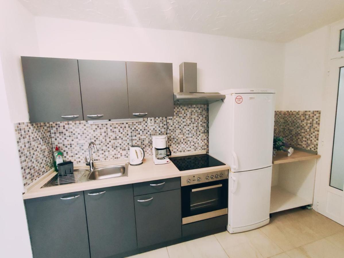 Apartmani Nada Mustapic Brela Zewnętrze zdjęcie