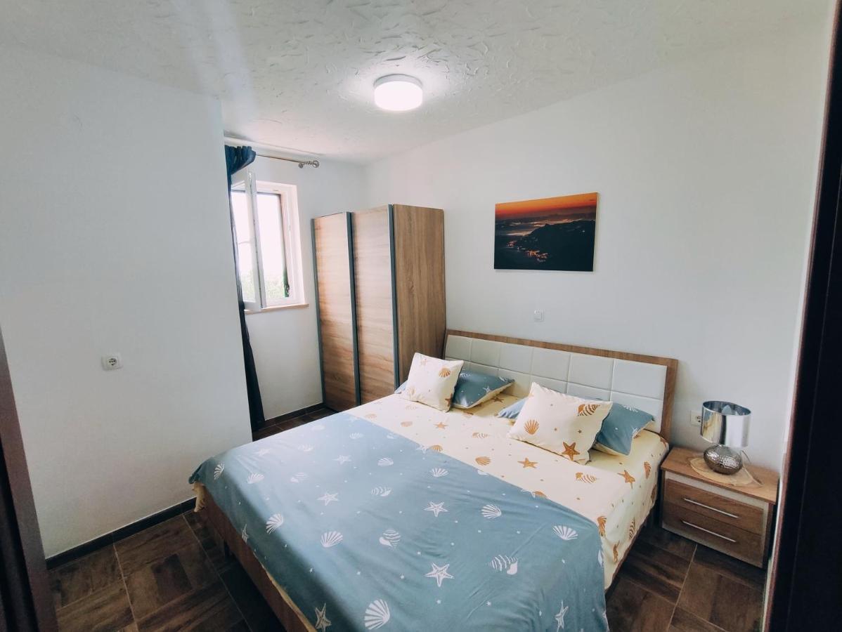 Apartmani Nada Mustapic Brela Zewnętrze zdjęcie