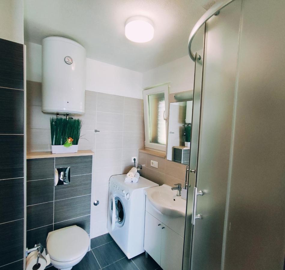 Apartmani Nada Mustapic Brela Zewnętrze zdjęcie
