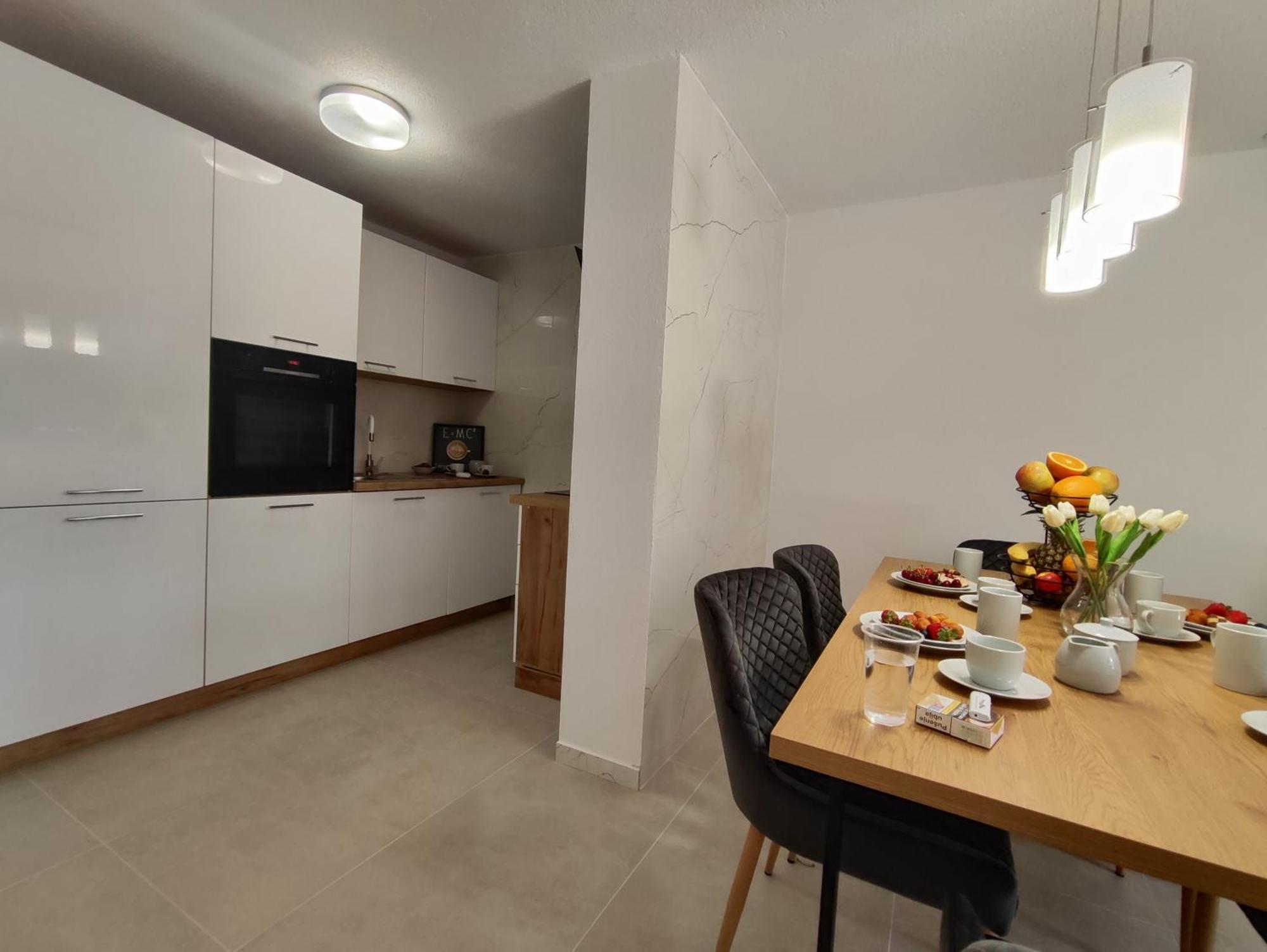Apartmani Nada Mustapic Brela Zewnętrze zdjęcie