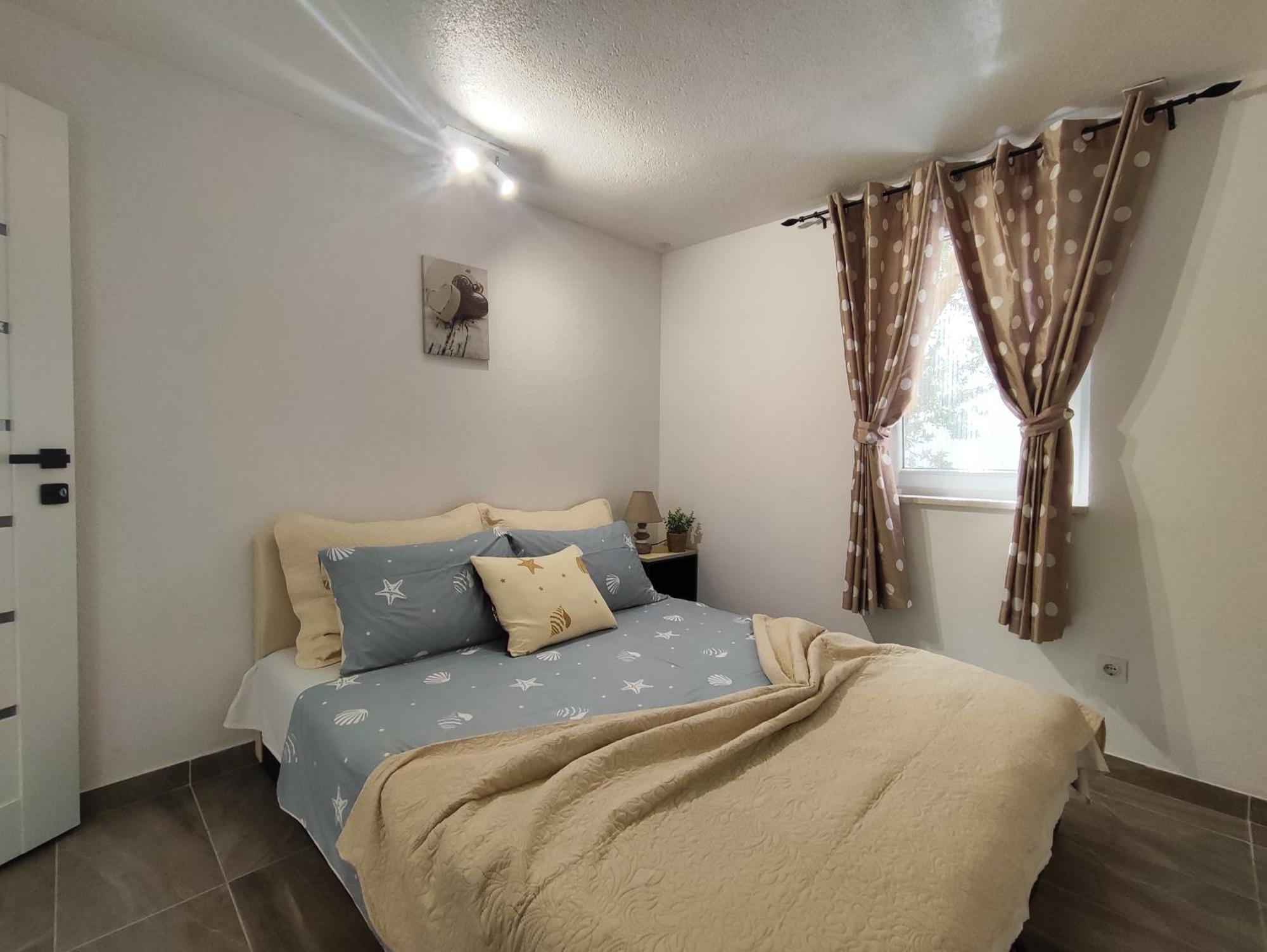 Apartmani Nada Mustapic Brela Zewnętrze zdjęcie